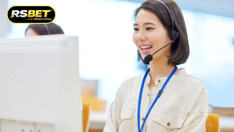 Distinguishing Between Customer Support and Customer Service
